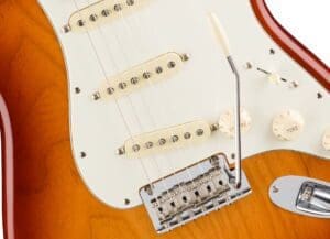 Fender American Pro Sienna Sunburst tremolo